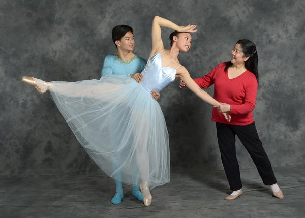 中国芭蕾舞剧《白毛女》主演余庆云的学生明晚表演经典芭蕾舞剧
