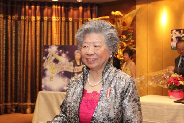 热心公益的‘陆妈妈’ 陆郎毅去世  义务服务社区精神感动人们
