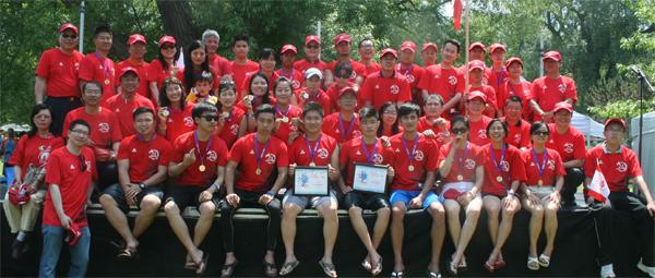 泉州同乡联合总会匹克龙舟队参加龙舟赛荣获S组冠军
