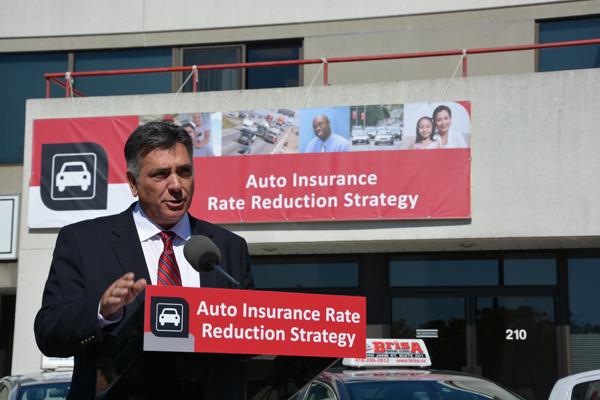 安省分两年削减汽车保费15% 第一年削减8%