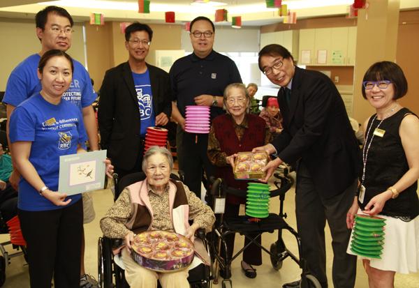颐康义工与长者庆中秋