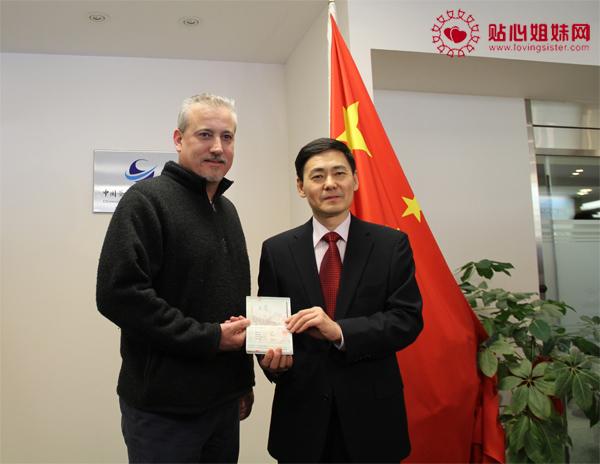 中国驻多伦多总领事薛冰：加籍华人及配偶子女凭10年多次往返签证每次在华停留时间可长达180天
