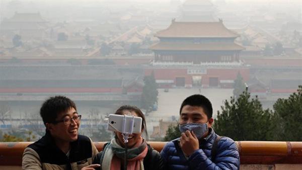北京首次启动雾霾“红色预警”，学校停课
