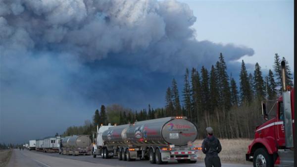 麦克默里堡林火灾难（7） 加拿大麦克默里堡大疏散，BC北部林火告急