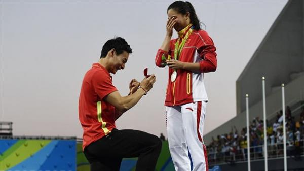 里约奥运四人当众求婚创纪录，但不是所有人都赞赏