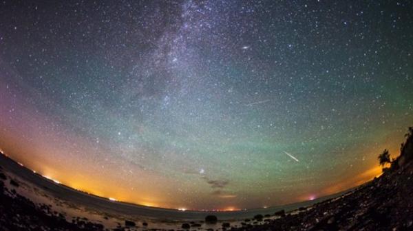 英仙座流星雨大爆发：今夜明晨为最佳观看时机