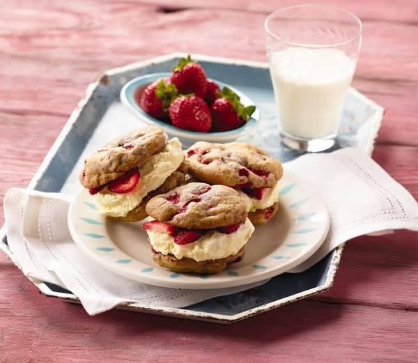 草莓冰激凌三明治（Strawberry Ice Cream Sandwiches）