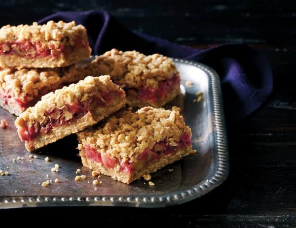 梨蔓越莓方糕（Pear and Cranberry Squares）